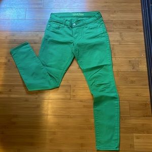 Kelly Green Old Navy "The Rock Star" Mid-Rise Super Skinny Jean